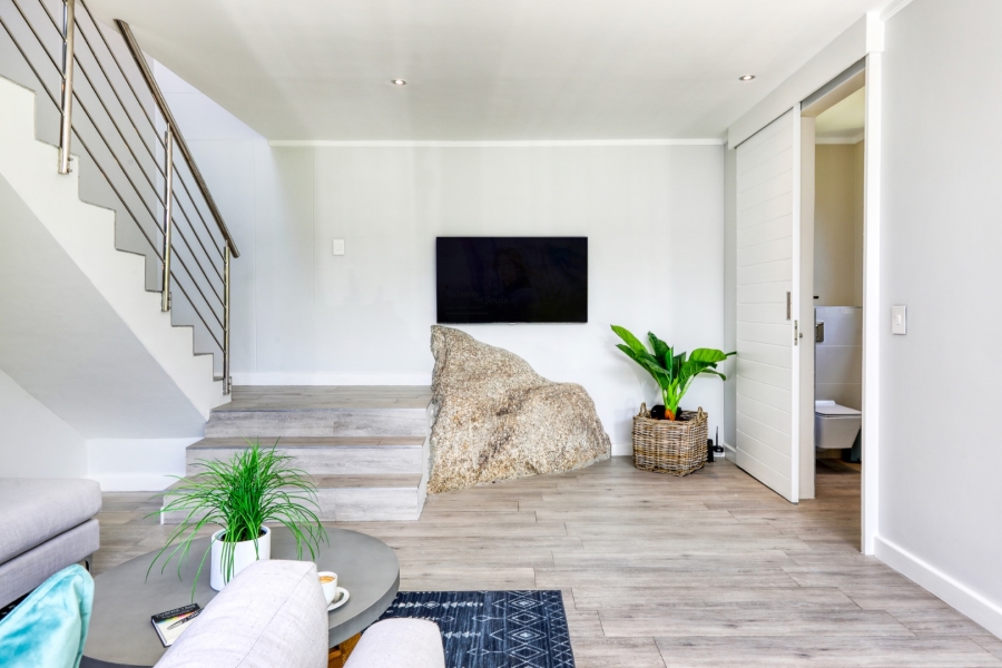 To Let 6 Bedroom Property for Rent in Camps Bay Western Cape